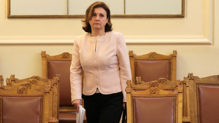 Министър Бъчварова, радикализацията не върви с фойерверки
